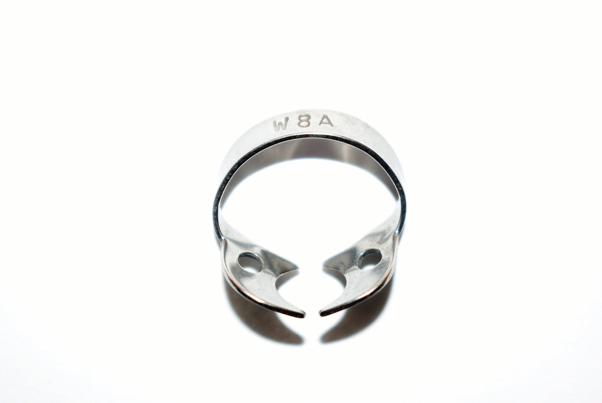 Kit 11 Grapas de Aislamiento - Alpha Dental Soluciones