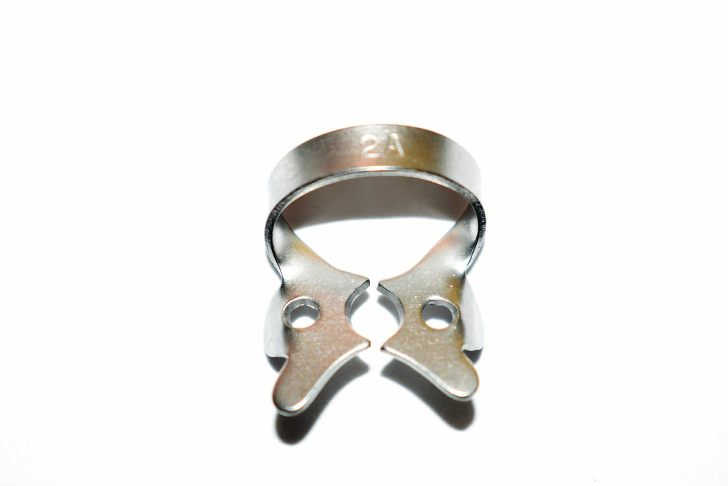 Kit 11 Grapas de Aislamiento - Alpha Dental Soluciones