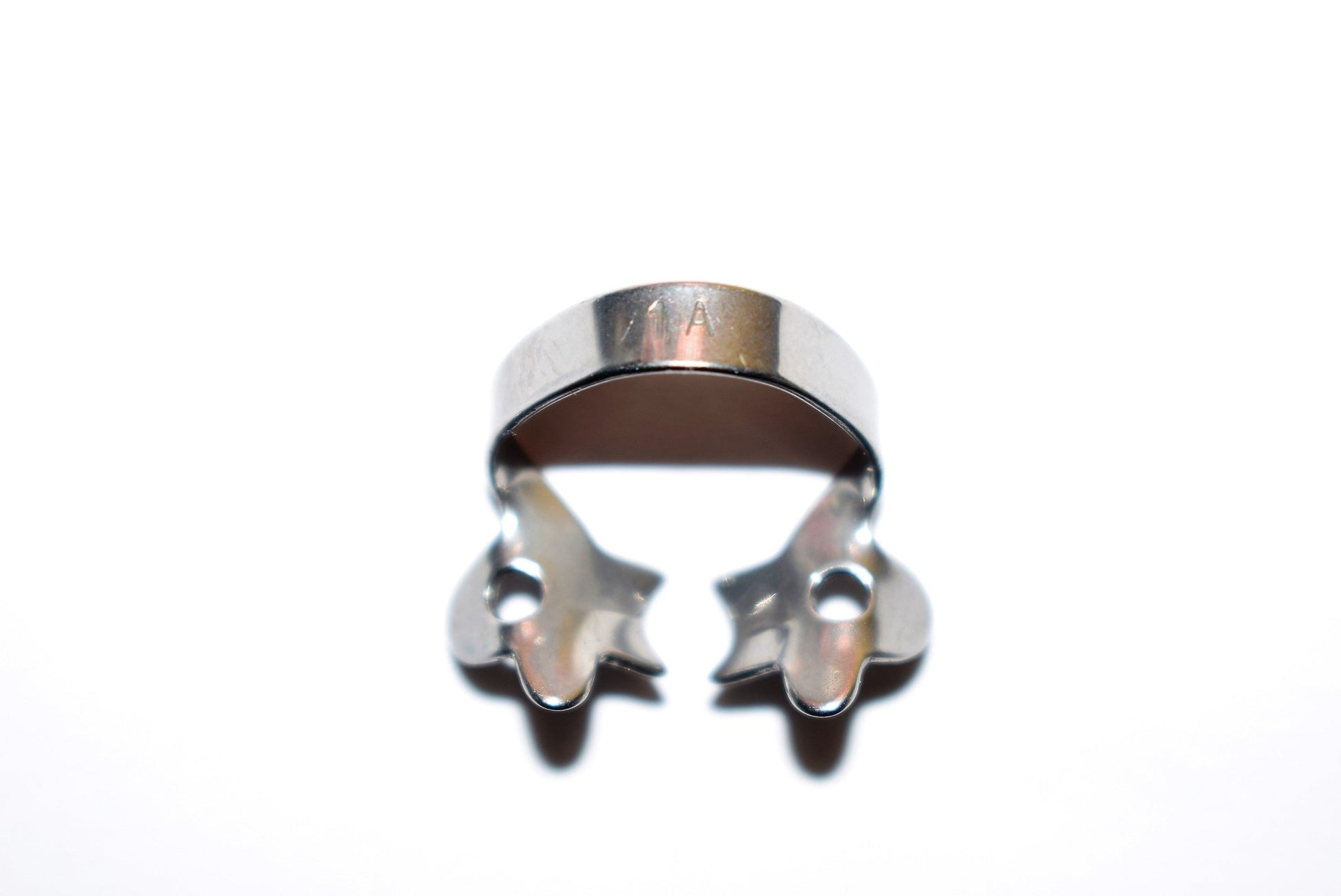 Kit 11 Grapas de Aislamiento - Alpha Dental Soluciones